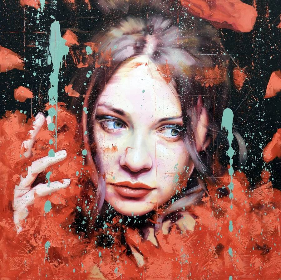 Les plumes rouges de Camille by Silvio Porzionato, an oil portrait of a woman framed by red feathers on black